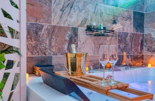 Lezignan-la-Cebe House | Le love baroque