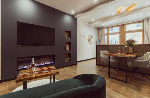 Vitre House | Le Love Castel