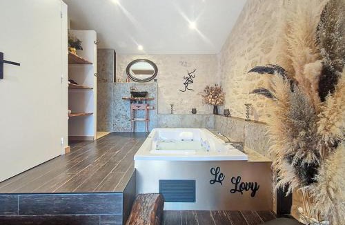 Cubnezais Apartment | Le Lovy , Studio indépendant avec Jacuzzi