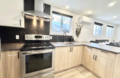 Ste. Foy Apartment | Le Luxueux - with EV Chrger Level 2