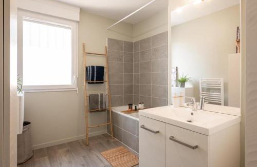 Jean Jaures Apartment | Le Luxury - Rooftop - Circuit - 4 pers