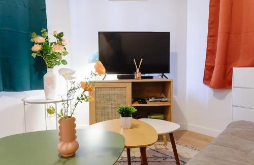 Loos Apartment | Le Lys d Or Studio cosy proche Lille CHU