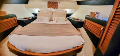 Sainte-Marie-la-Mer Boat Rental | Le MAC BOAT bateau de standing tout confort