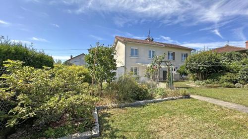 Couzeix House | Le magnolia