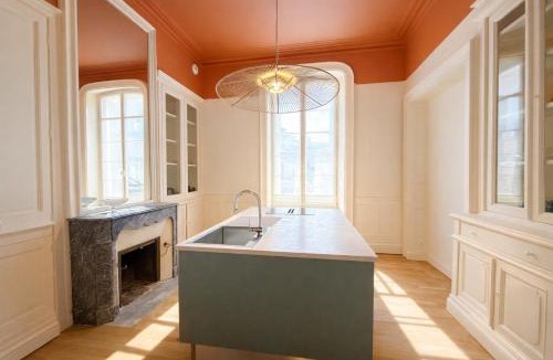Poitiers Apartment | Le Majestueux