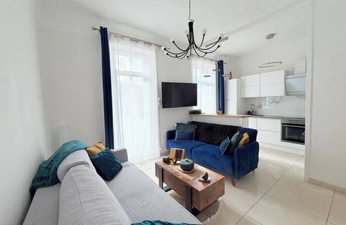 Les Pennes-Mirabeau Apartment | Le Malaisie - Cosy renovated, balcony, patio, barbecue