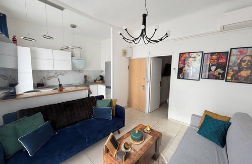 Les Pennes-Mirabeau Apartment | Le Malaisie - Cosy renovated, balcony, patio, barbecue