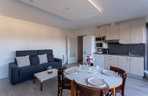 Mayenne Apartment | Le Mancini - Appt 1 chambre avec Parking et Terrasse