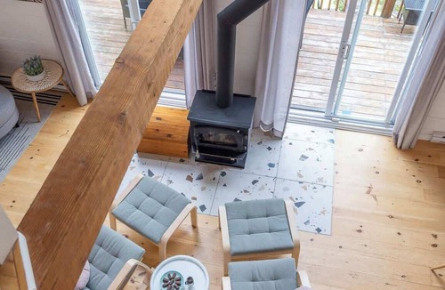 Entrelacs Ski Chalet | Le Mandala | Lakefront, spa & game room