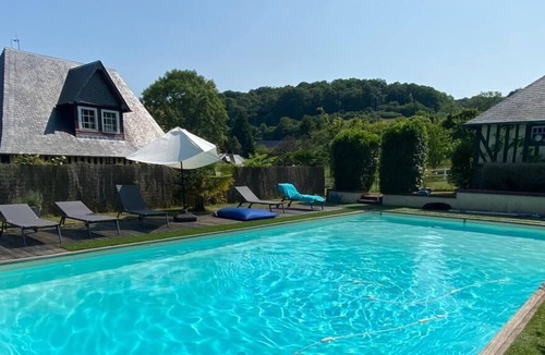 Pont-l'Eveque House | Le Manoir - 14 beds