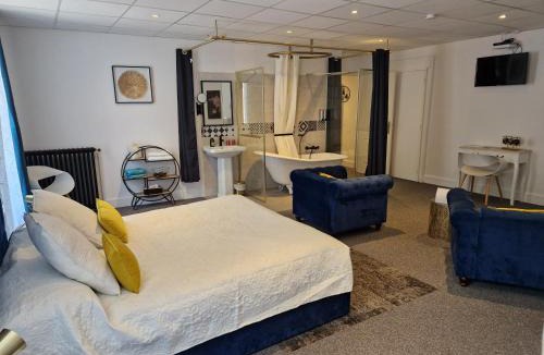 Cluny Bed & Breakfast | LE MANOIR- CLUNY