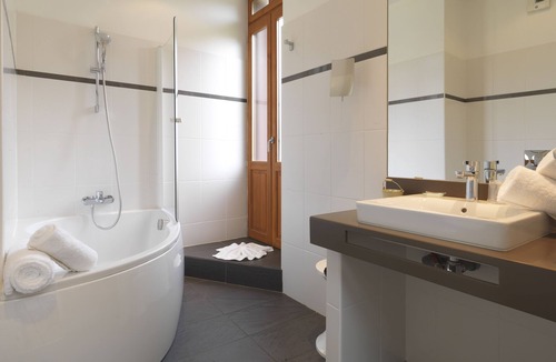 Tarascon-sur-Ariege Hotel | Le Manoir D Agnès