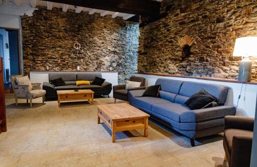 Bourg-dIre House | Le Manoir de la Vieille Douve