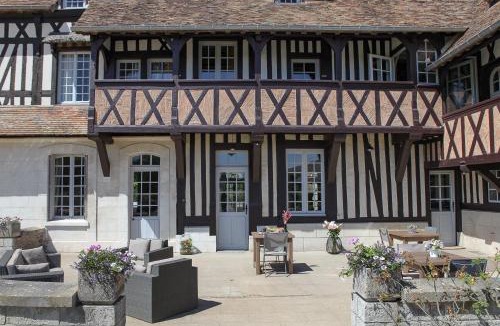 Le Neubourg House | Le manoir des chevaux dorés