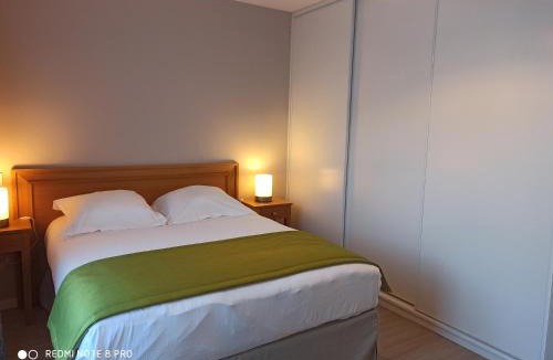 Perignat-les-Sarlieve Apartment | Le Manoir