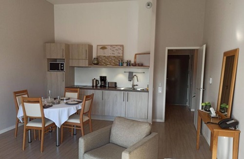 Perignat-les-Sarlieve Hotel | Le Manoir