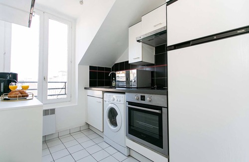 Arts-et-Metiers Apartment | Le Marais - 1BR by Pompidou