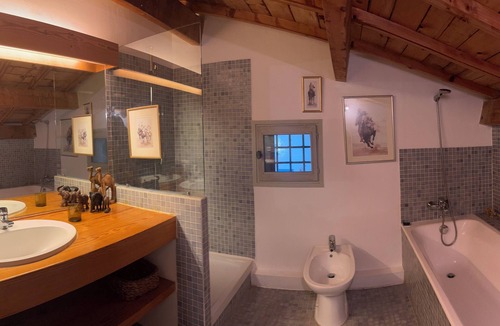 Arles Other | Le Marais de Capeau, private with pond, swimming pool and leisure facilities