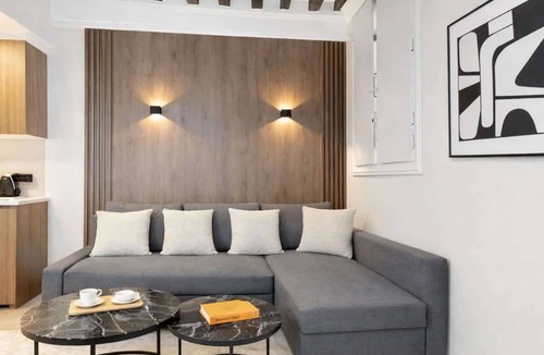 Saint-Merri Apartment | Le Marais - Deluxe studio for couples