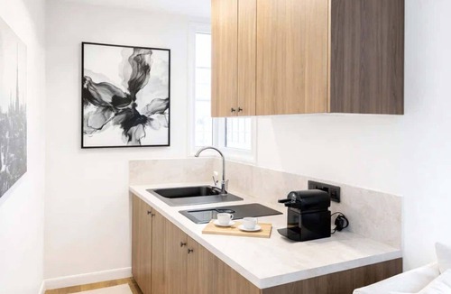 Saint-Merri Apartment | Le Marais - Deluxe studio for couples