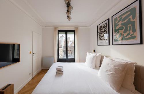 Marais Apartment | Le Marais - Iconic Penthouse with Balcony
