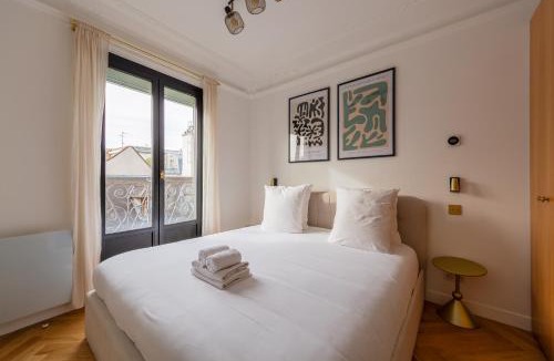 Marais Apartment | Le Marais - Iconic Penthouse with Balcony