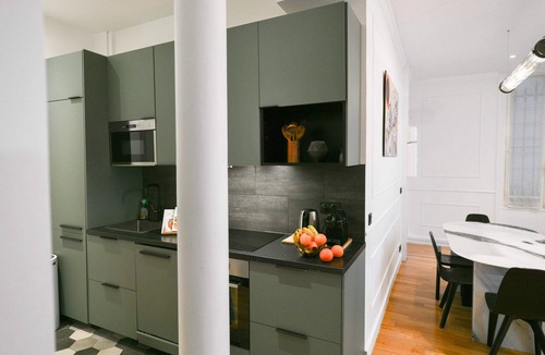 Arsenal Apartment | Le Marais Pl de la Bastille 3BD 3BTH for 10 guests