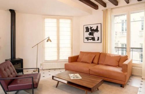 Quartier de la Folie-Mericourt Apartment | Le Marais - Premium family apartment for 6