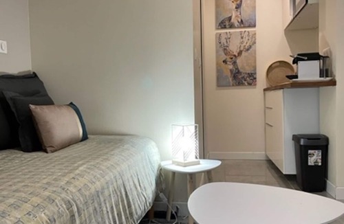 Arts-et-Metiers Apartment | Le Marais, rue Volta Studio with A/C