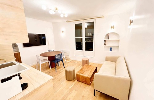 Arsenal Apartment | Le Marais, Saint Paul, AC by Melvane