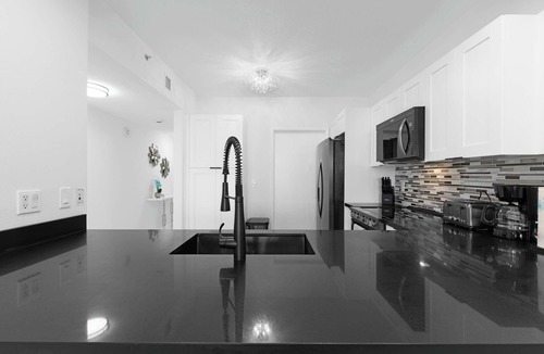 Sunny Isles Beach Apartment | Le Marina Bay PH3 STR-01487