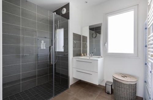 Montaigu Apartment | Le Marnier - Moderne & Central