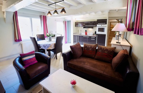 Le Hanouard Cottage | LE MARTIN PECHEUR 4-star furnished apartment with private jacuzzi