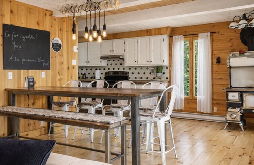 Entrelacs Ski Chalet | Le Martini Bord de l eau, spa, piscine.