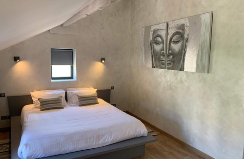 Lioux Bed & Breakfast | Le Mas aux cedres