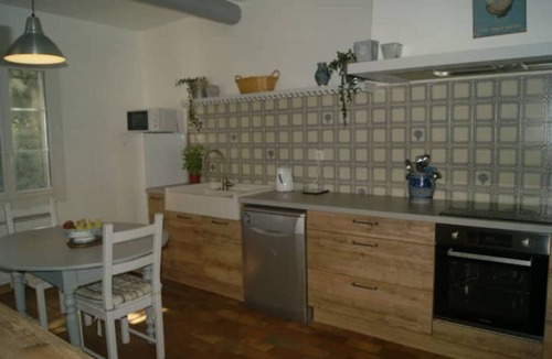 Caumont-sur-Durance House | Le Mas Caumontois: Charme et Authenticité