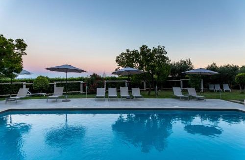 Les Baux-de-Provence Hotel | Le Mas D'aigret