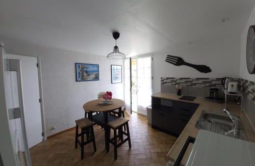 Aubin Apartment | Le Mas d'Evlie