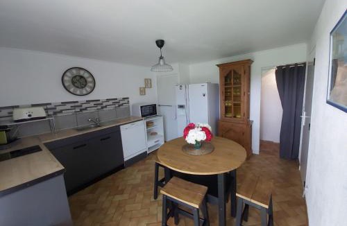 Aubin Apartment | Le Mas d'Evlie