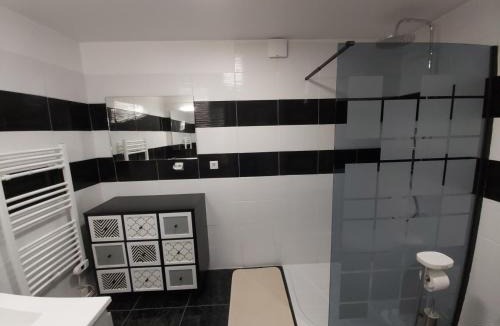 Aubin Apartment | Le Mas d'Evlie