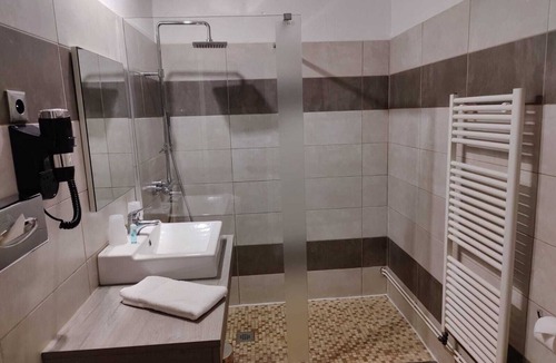 Chantemerle-les-Grignan Hotel | Le Mas des Laurels