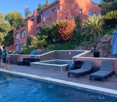 Les Adrets-de-l'Esterel Bed & Breakfast | Le Mas de la Verrerie