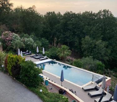 Les Adrets-de-l'Esterel Bed & Breakfast | Le Mas de la Verrerie