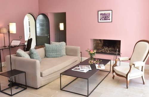 Le Sambuc Hotel | Le Mas De Peint