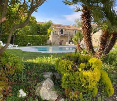 Valaurie Hotel | Le Mas de Valaurie