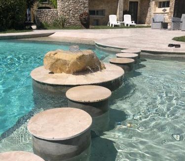 Valaurie Hotel | Le Mas de Valaurie