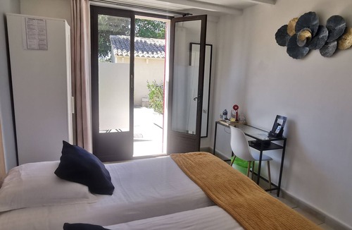 Graveson Hotel | Le Mas des Amandiers