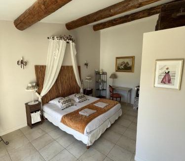 Graveson Bed & Breakfast | Le Mas Des Chutes