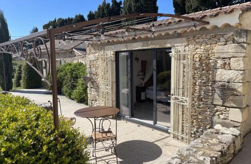 Graveson Bed & Breakfast | Le Mas Des Chutes