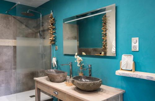 Oms House | LE MAS DES COLOMBES Chambres d'hôtes B&B & SPA